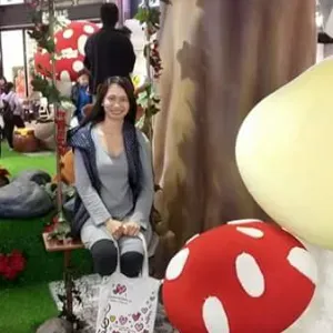 hello , im a hard working woman