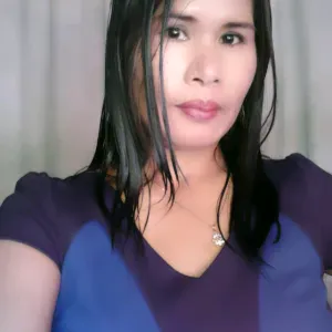 Experience baby sitter looking for a job..