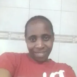 Professional nunny looking for a job take care of kids,