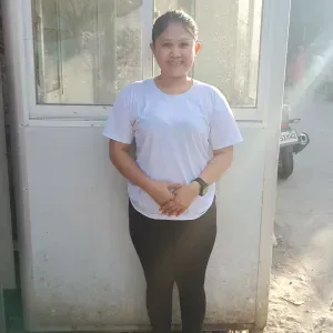 Experience as domestic helper looking for new employer .