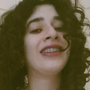 Energetic Babysitter & Former Teacher – Great with Kids!