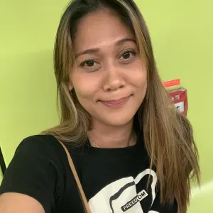 helper availble looking for new employerkid/pets care 