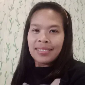 Ex abroad experience  babysitter cook looking for a job