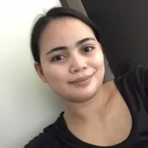I'm Reynalyn Jandog. I'm 26 years old. I'm living here in Ph