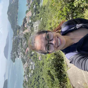 An experienced independent & loving auntie 