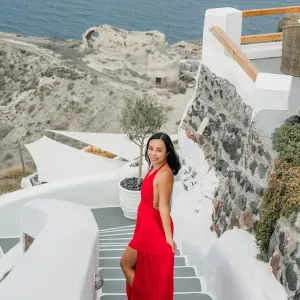 Mid levels expat family hiring