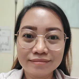 Professional babysitter specializing in newborns and toddlers.