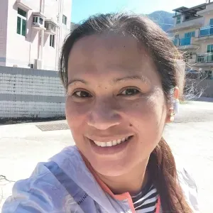 Experienced toddlersitter and cat