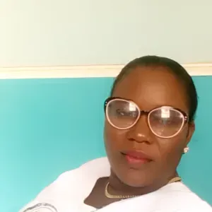 Professional Babysitter / Hairdresser