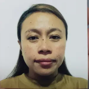 Experienced in childcare and organizing household chores; not skilled in cooking