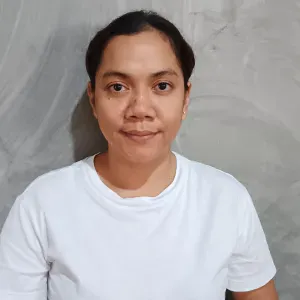 Experience baby sitter & love to cook 