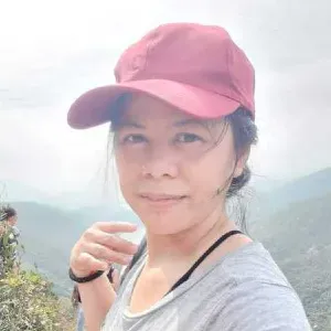 Caring auntie for pets and babies..