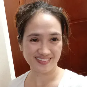 Experienced babysitter and elderly care looking for a job