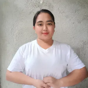 Experience baby sitter and being a helper, looking for a job