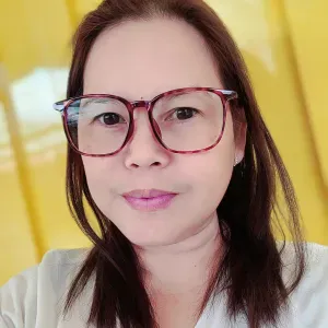 Expert Nanny & Housekeeper | 8 Years Service in Dubai