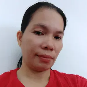 Experienced babysitter and take care of the kids 