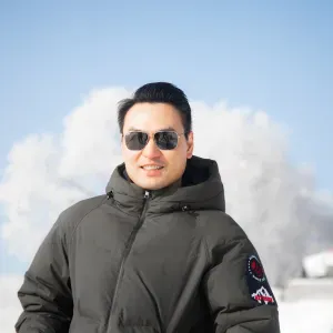 Freindly Chinese family looking for helper