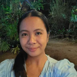 Experienced babysitter and housemaid for 3 years.