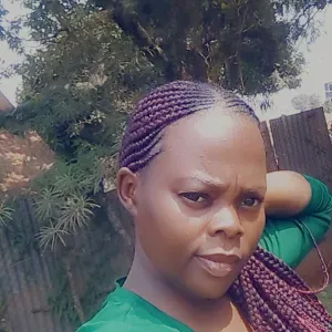 Experienced babysitter looking for a job 