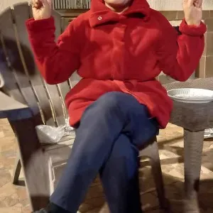 Hello,I'm hardworking and trustworthy, cheerful always smili