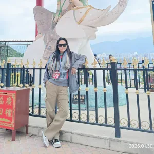 I can do cleaning, cooking,babysitter too,learn to do others