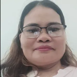 I'm Lucia Almoguera 47years old and mother of 3 kids