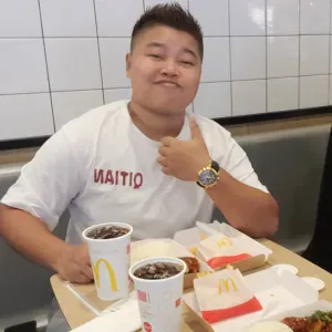 Experienced cleaner and gardener looking for a job.