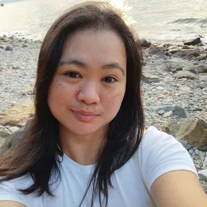 Looking for a job, babysitter,taking elderly is fine.