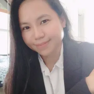 intertaining children with a game and other activities