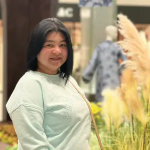 Professional take care for pets and toddlers.